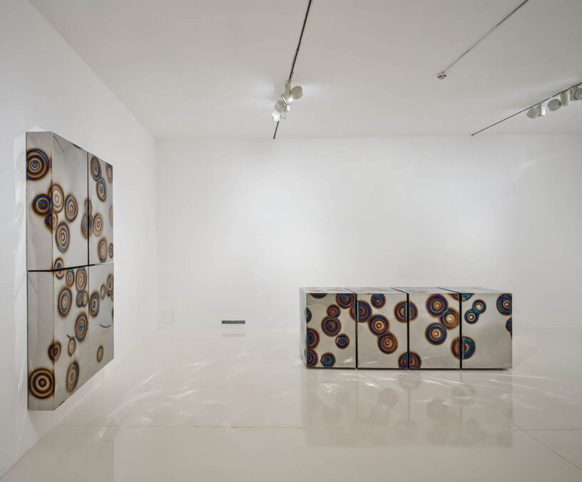 Exhibition view. Judith Fegerl – calorie. Photo: © Günter Richard Wett; courtesy of the artist and Galerie Hubert Winter