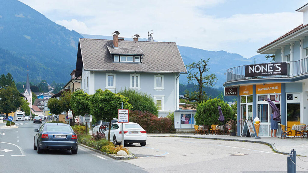 Marlene Heidinger, Hinterher II. 2023, oil on canvas, 90 x 125 cm