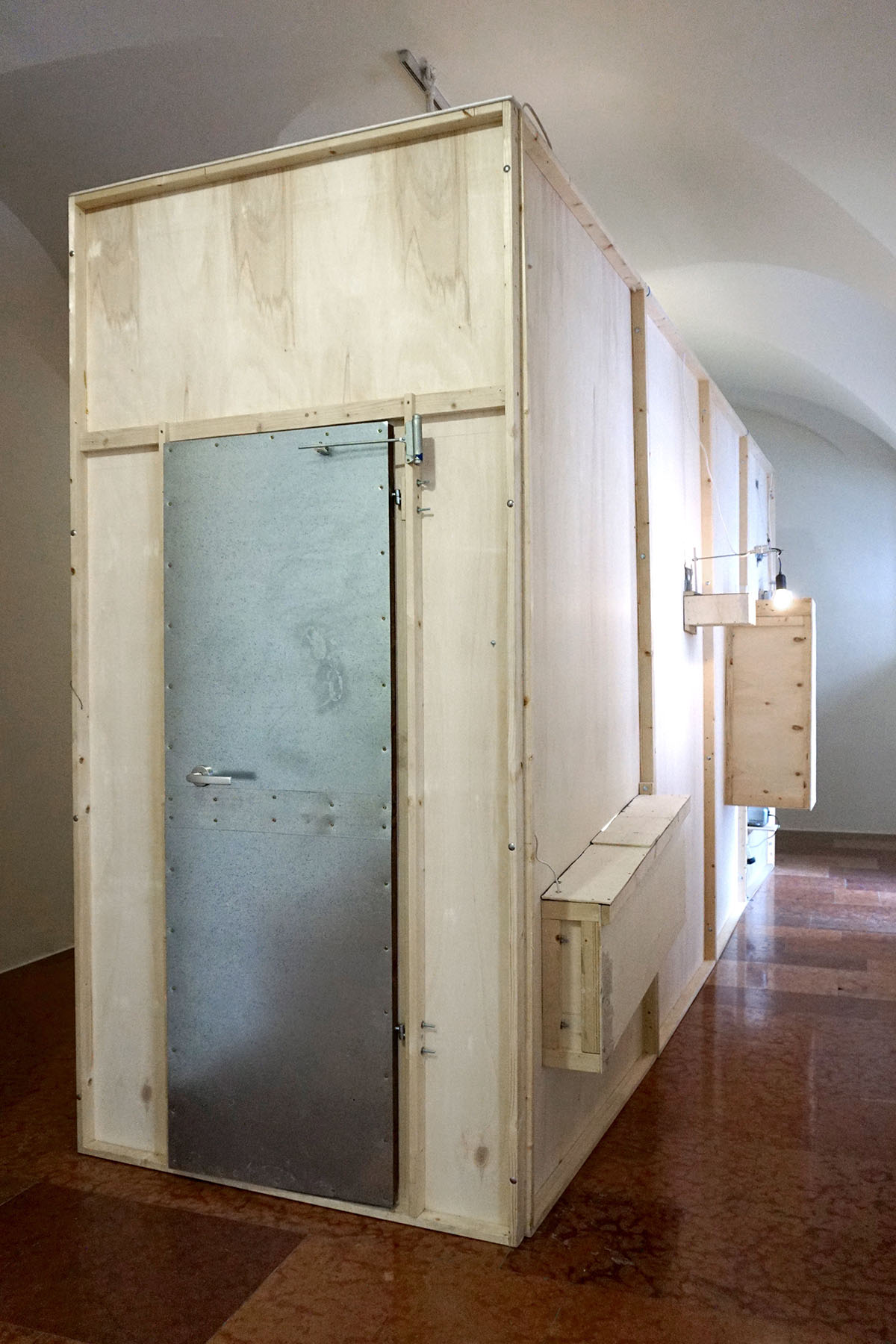 Linus Riepler | everything is happening at once, Installationsansicht (Detail), 2021 | (c) Linus Riepler & Galerie Krinzinger, Bildrecht Wien, 2021