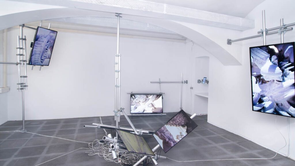 hybrid installation, commissioned by @dasweissehaus room69