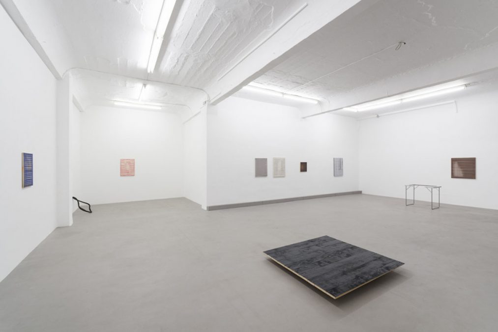 Marta Guisande | Bea Otto | abhanden | Exhibition view 2021 | From left to right: Marta Guisande | Bea Otto | Marta Guisande | Bea Otto | Marta Guisande | Bea Otto | Marta Guisande | Courtesy the artists & kajetan Berlin | Photo: Marcus Schneider