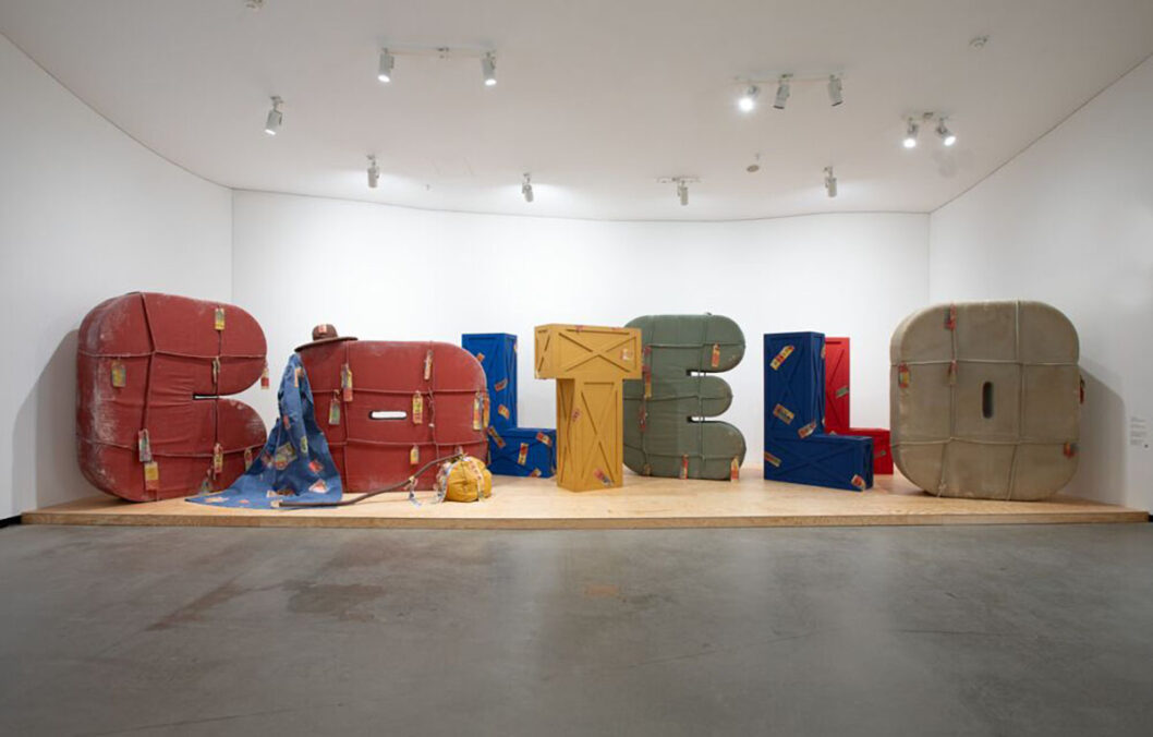 Claes Oldenburg/Coosje Van Bruggen, Dr. Coltello’s Baggage, from Il Corso del Coltello, with Frank Gehry, 1985, Exhibition view Mindset Los Angeles – Frank Gehry and the Cool School, June 27, 2026 – January 10, 2027, Marta Herford, Oldenburg/Van Bruggen Estate, Courtesy of the Pace Gallery, © Marta Herford, Photo: Hans Schröder