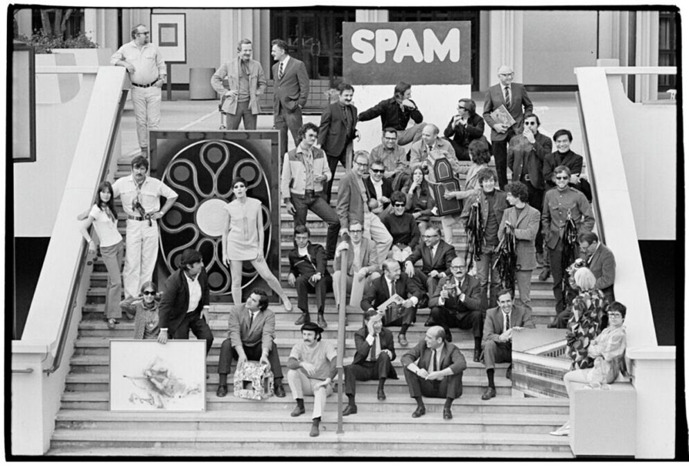 A Reception for Artists, Los Angeles County Museum of Art, 1968, © Courtesy of the Los Angeles County Museum of Art Archives, Photo: Julian Wasser