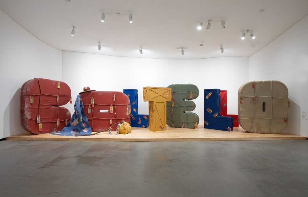 Claes Oldenburg/Coosje Van Bruggen, Dr. Coltello’s Baggage, from Il Corso del Coltello, with Frank Gehry, 1985, Exhibition view Mindset Los Angeles – Frank Gehry and the Cool School, June 27, 2026 – January 10, 2027, Marta Herford, Oldenburg/Van Bruggen Estate, Courtesy of the Pace Gallery, © Marta Herford, Photo: Hans Schröder