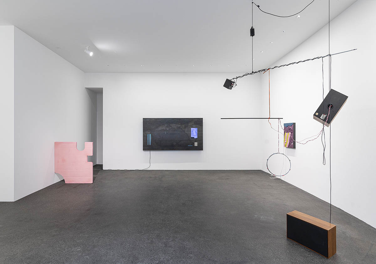Die allererste Ausstellung (Ansicht) in der Galerie Max Goelitz Installation view take me to, 2020 Courtesy of max goelitz and Lisson Gallery Copyright of the artist Photo: Dirk Tacke