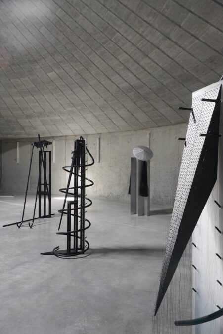 Ausstellungsansicht. Meina Schellander. IN EINEN KREIS EIN QUADRAT – Foto: © Museum Liaunig