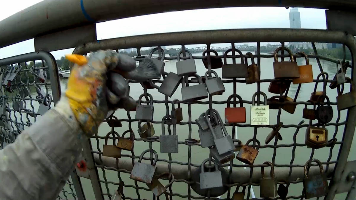 Video still. RAL 9006, Unauthorized Intervention, Vienna, Austria, 2019 © Leopold Kessler