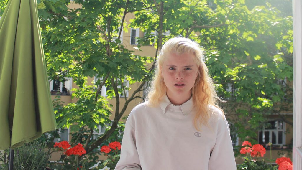 Nina Lange fussball musik