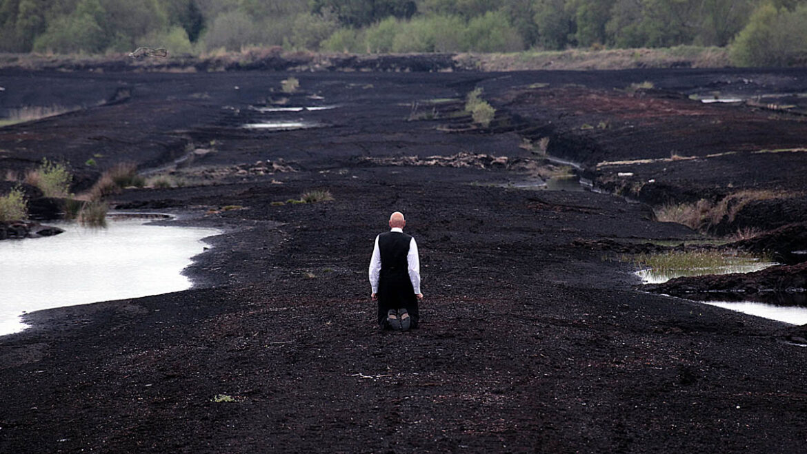 Brought to my knees, 2022 © Nigel Rolfe