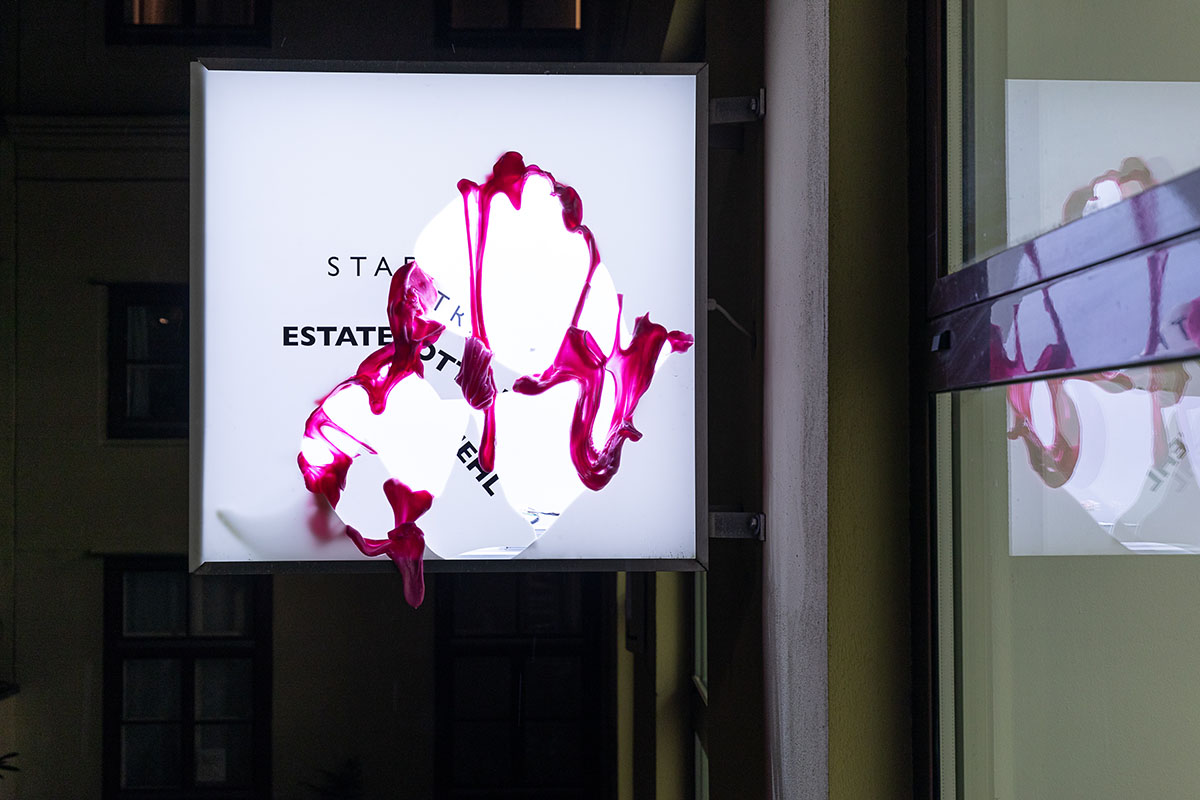 Pablo Chiereghin_Riot Design 21-22_2021_Sammlung Friedriechshof Stadtraum_gallery sign