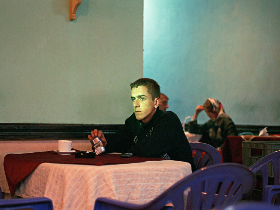 Pepa Hristova, The Club #2 a.d.S. Strangers in Their Own Country, Bulgarien/Türkei, 2006 © Pepa Hristova