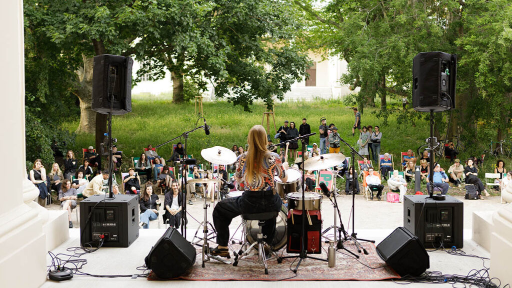 Performance by Stina Fors. Photo Nick Shandra