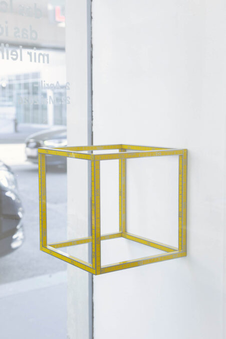 exhibition view: Roman Pfeffer – das Ich, das ich mir leihe at gezwanzig gallery. Photos: Courtesy of the artist