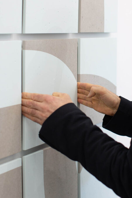 exhibition view: Roman Pfeffer – das Ich, das ich mir leihe at gezwanzig gallery. Photos: Courtesy of the artist