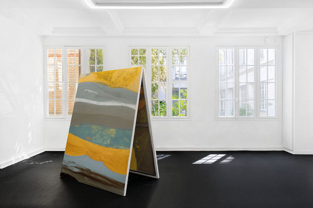 Installation view, Abri, Lou Ross, Romero Paprocki, Paris, 2023. Courtesy Romero Paprocki