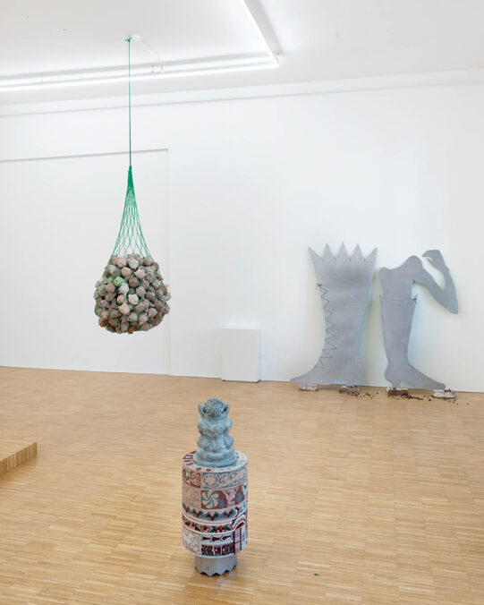 Ausstellungsansicht: Sophia Mainka – where things stay too long, Galerie The Tiger Room, München, 2026. © Galerie The Tiger Room