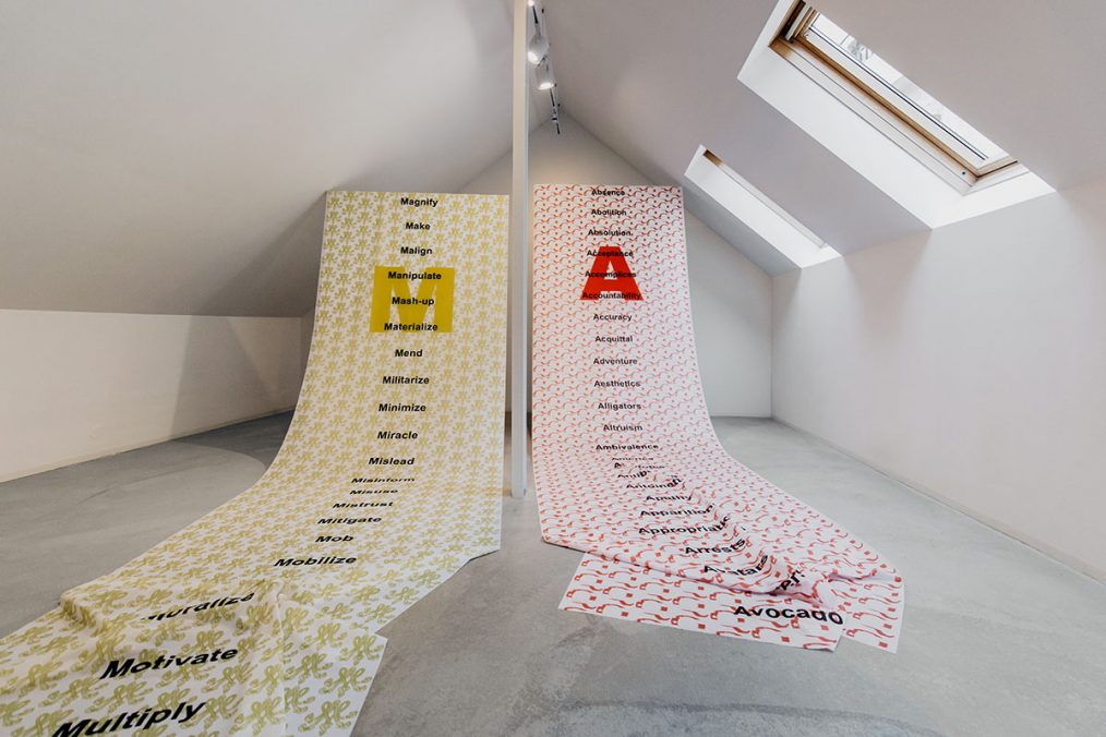 Stephanie Misa, Banners M, A, G, A: “The MAGA Alphabet”, 2021, (digital textile print, 140 cm x 500 cm), © Jolly Schwarz