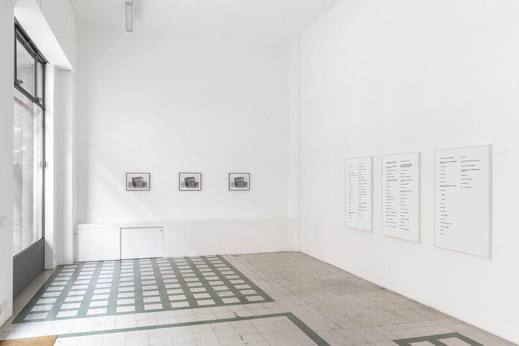 Alejandro Cesarco, The Ongoing Story, 2022 installation view at Galleria Raffaella Cortese, Milano. Ph: Lorenzo Palmieri.