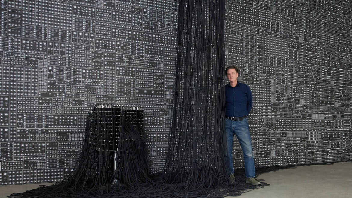 Interview. Thomas Feuerstein Photo: Daniel Lichterwaldt