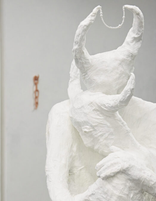 Anna Bochkova: Beautiful Far Away (left) & From Heart To Heart (right). Die Sprache der Vögel. Westwerk, Hamburg. photos: Florent Jalon