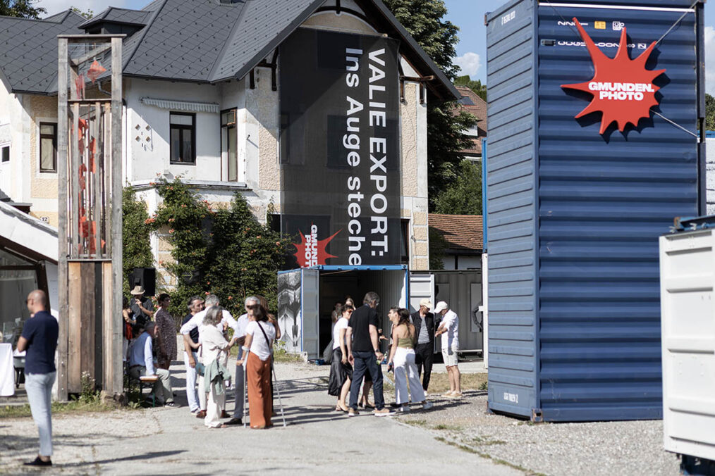 Opening: GMUNDEN.PHOTO 2025 VALIE EXPORT: INS AUGE STECKEN © VALIE EXPORT, Bildrecht, Wien, 2025, Foto: David Pichler