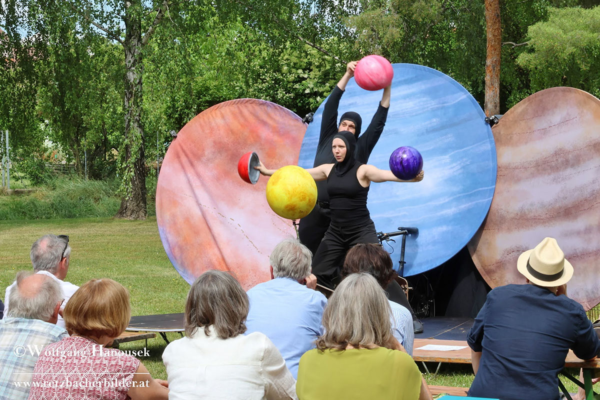 über die grenze - přes hranice | im Rahmen des WEIN/4-Festivals 2026. Foto: Laura Aigner